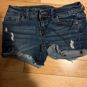 Size 2 Aeropostale Jean shorts. Great condition.